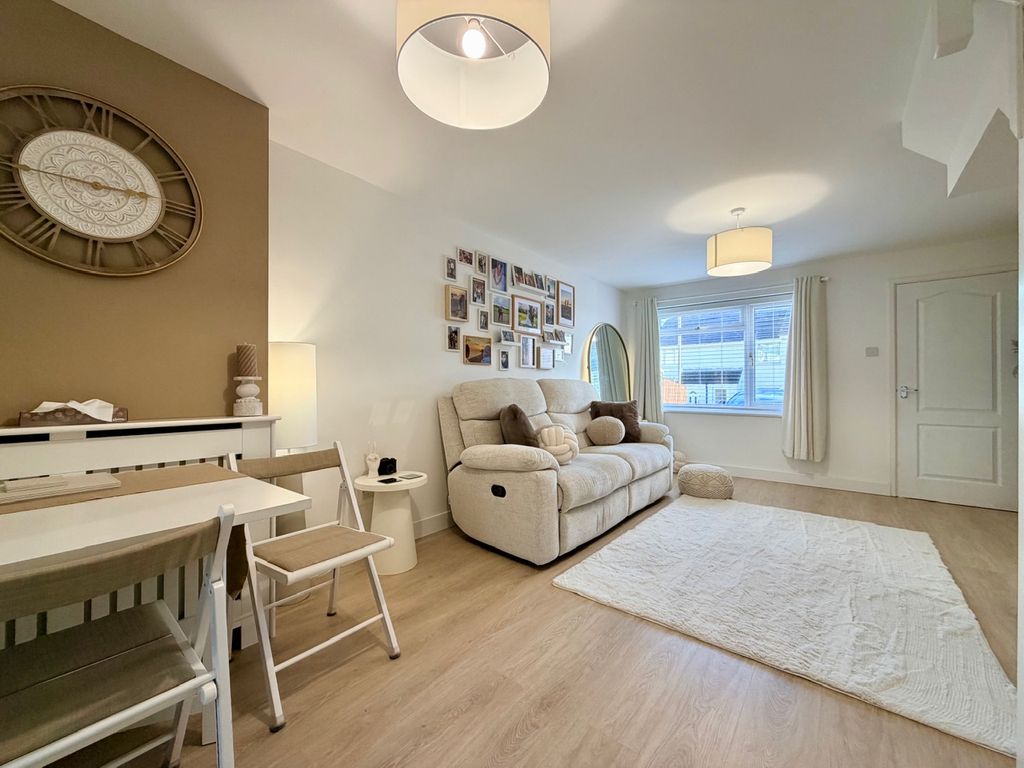 Property photo 3 of 17 Open Plan Living Room