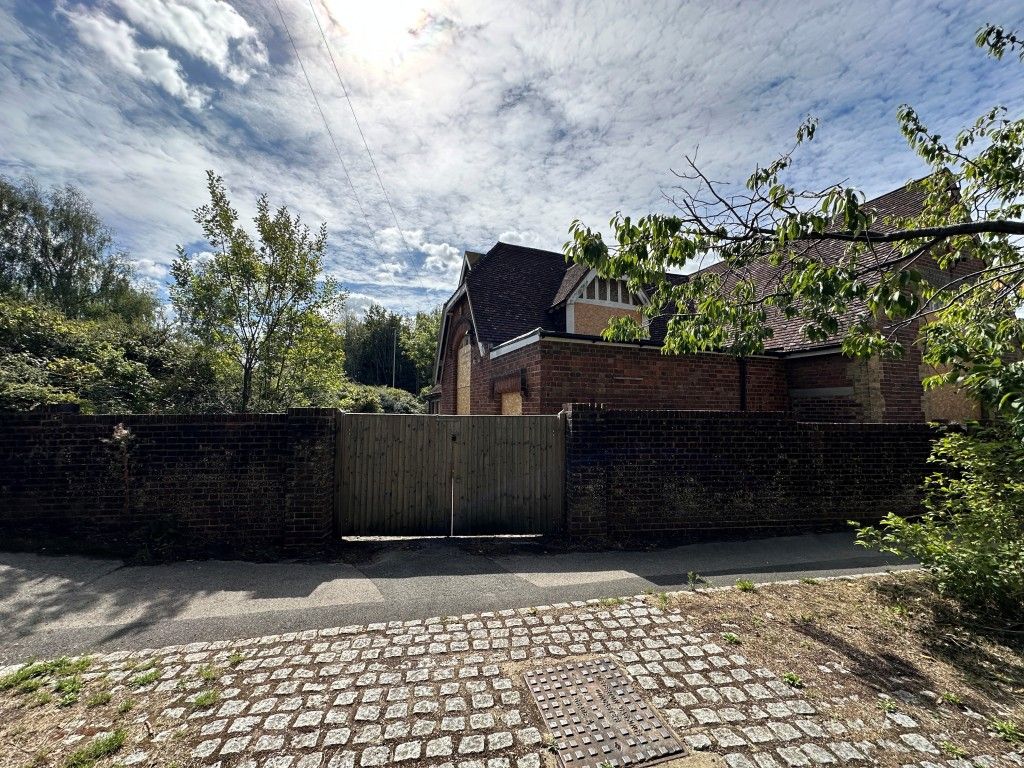 Property photo 2 of 22 External Back Gate To Courtyard