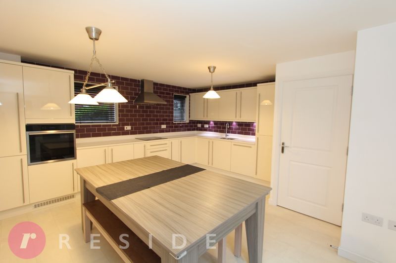 Property photo 2 of 21 Breakfast Kitchen