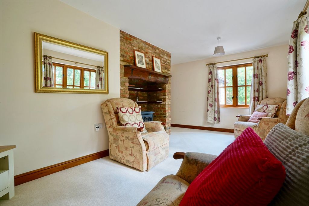 Property photo 2 of 20