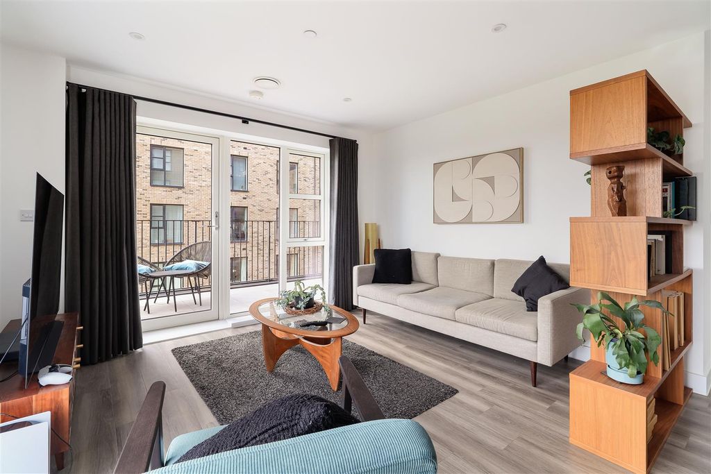 Property photo 3 of 17 Img (9).Jpg