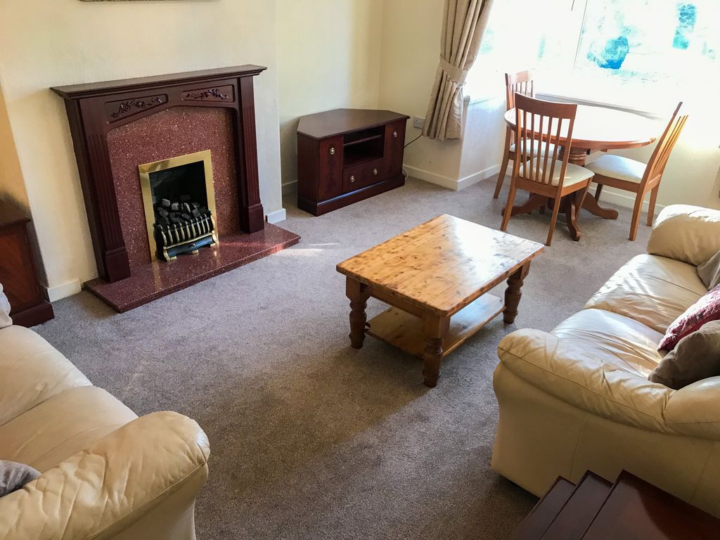 Property photo 1 of 13 Living Room