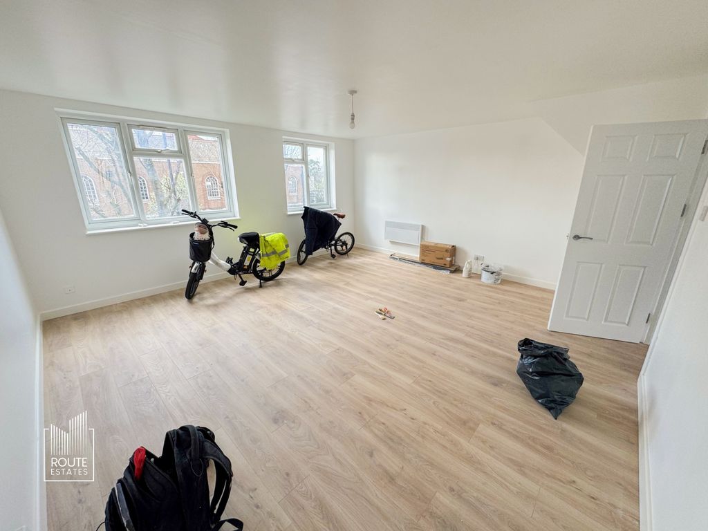 Property photo 2 of 7 Photo 3