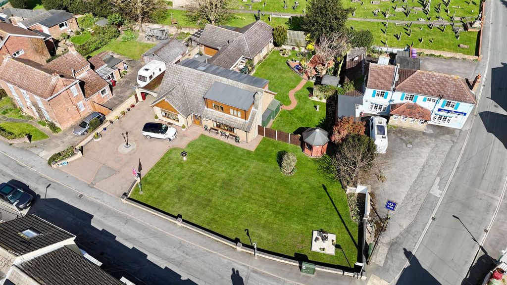 Property photo 2 of 48