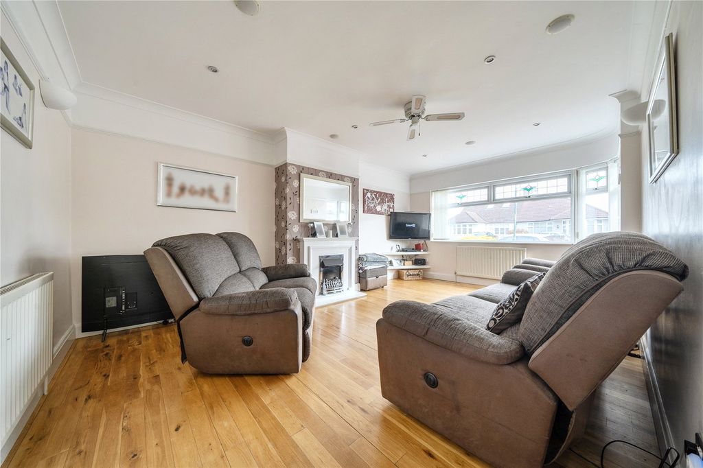 Property photo 2 of 22 Picture No. 21