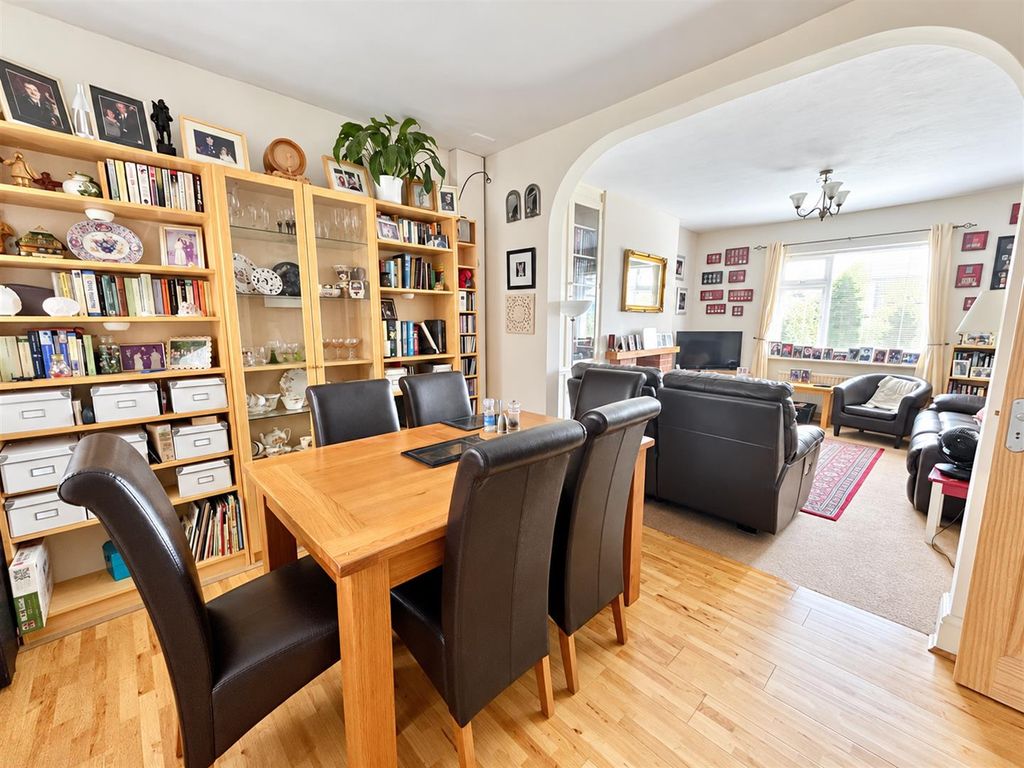 Property photo 3 of 30