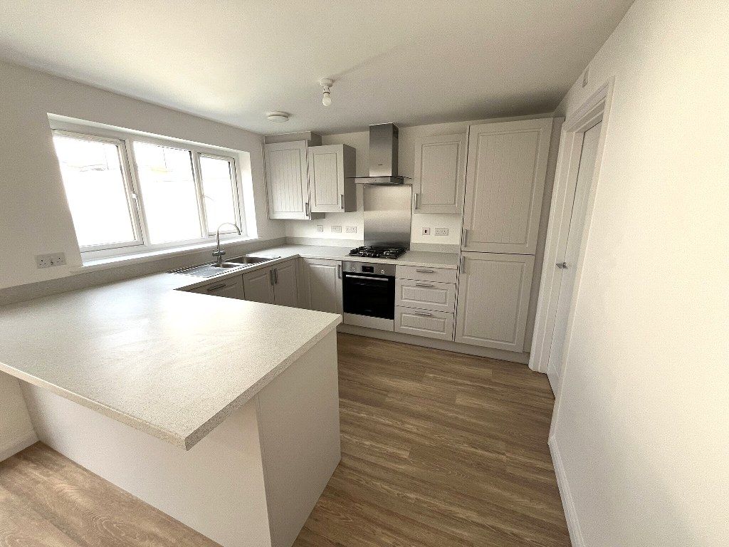 Property photo 3 of 15 Kitchen Area