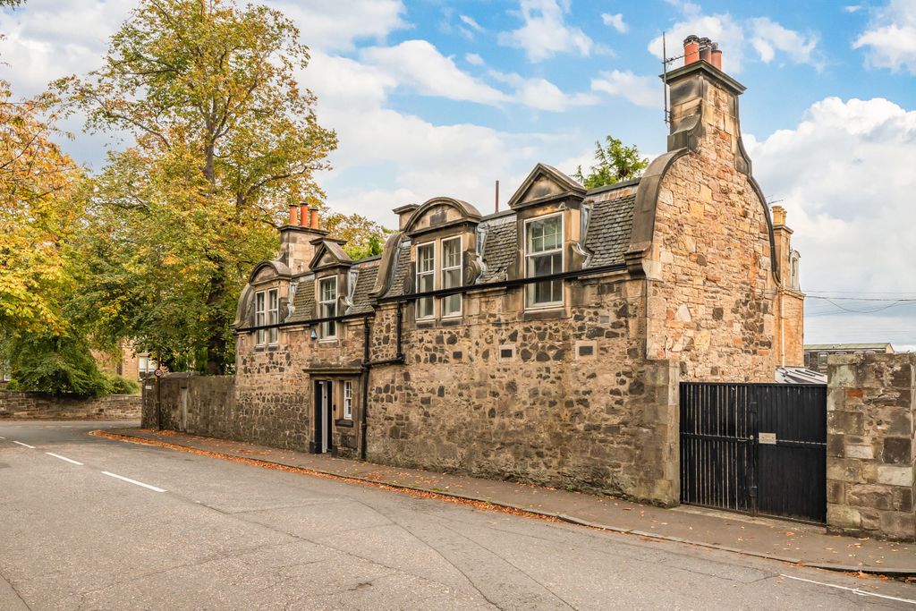 Property photo 1 of 30 Primary Property Image