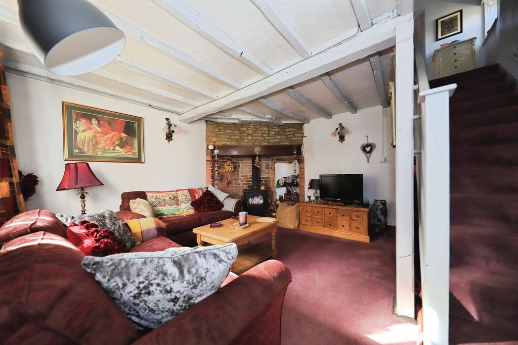 Property photo 2 of 17