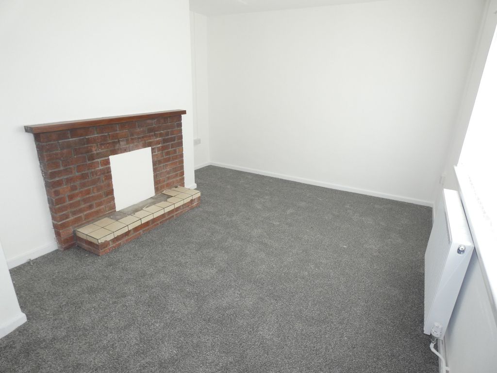 Property photo 2 of 8 Lounge