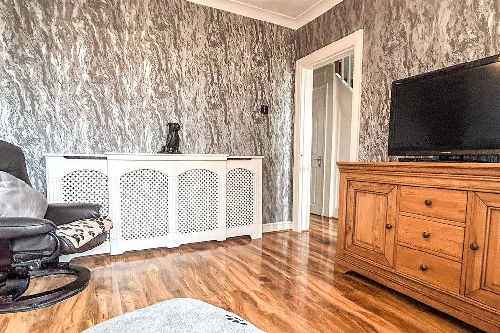 Property photo 3 of 20 Dining Room