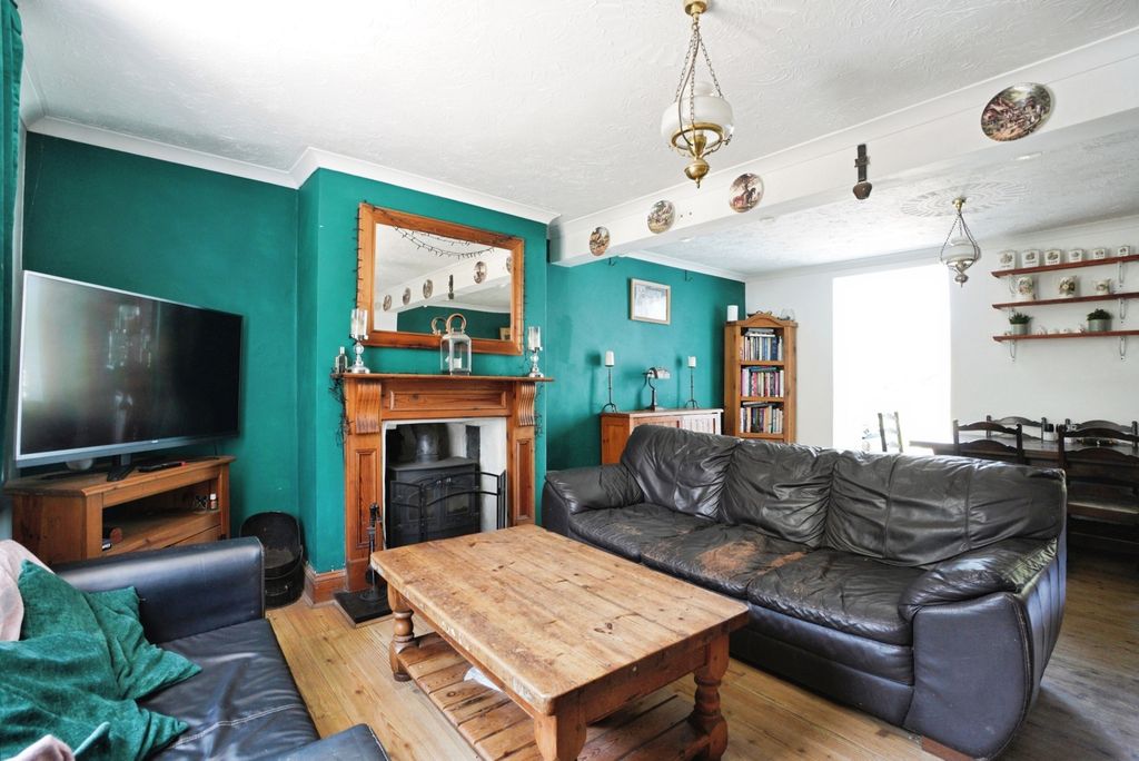 Property photo 3 of 19 Pbox-Img.Jpg