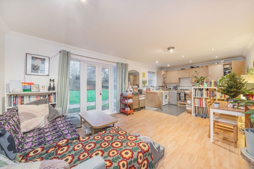 Property photo 2 of 5