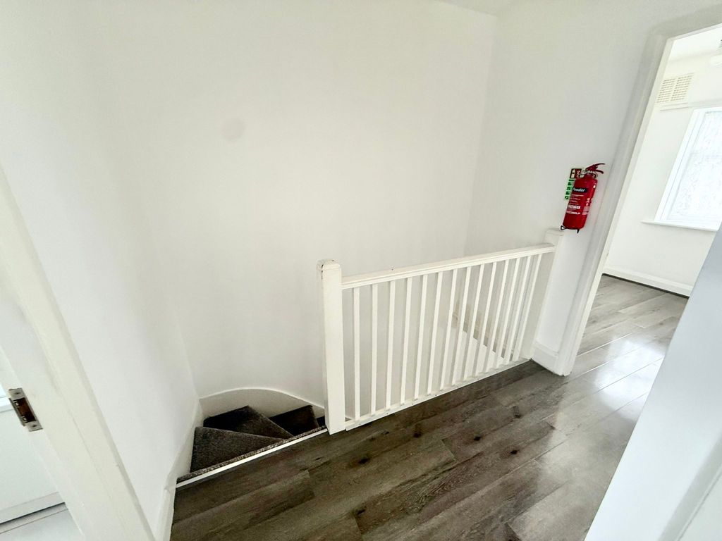 Property photo 3 of 12 Gallery