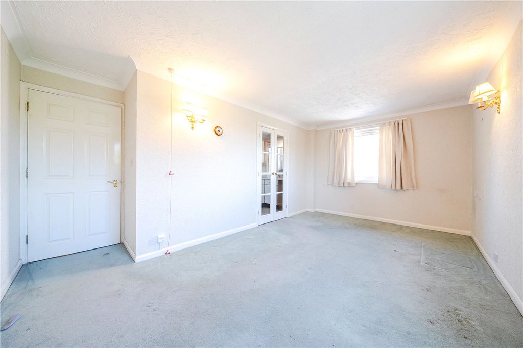Property photo 3 of 11 Picture No. 12