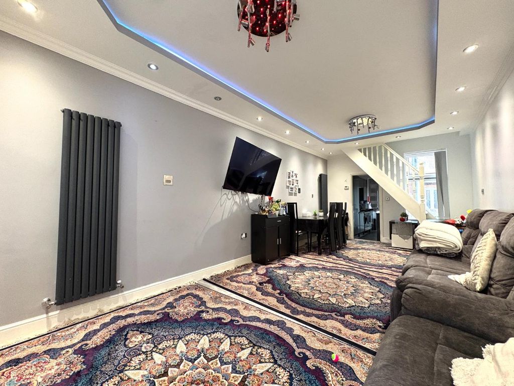 Property photo 1 of 15 Living Room