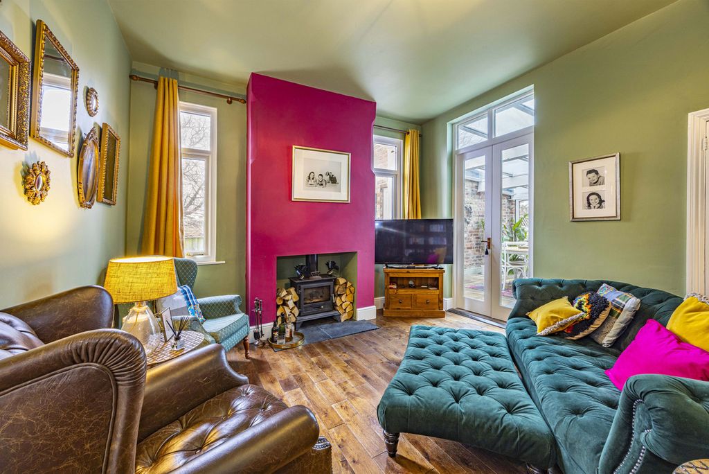 Property photo 3 of 14