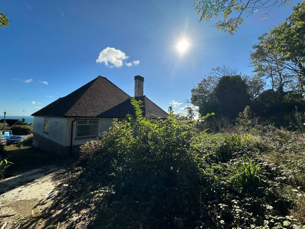 Property photo 2 of 4 Detached Chalet Bungalow With Driveway For Parking