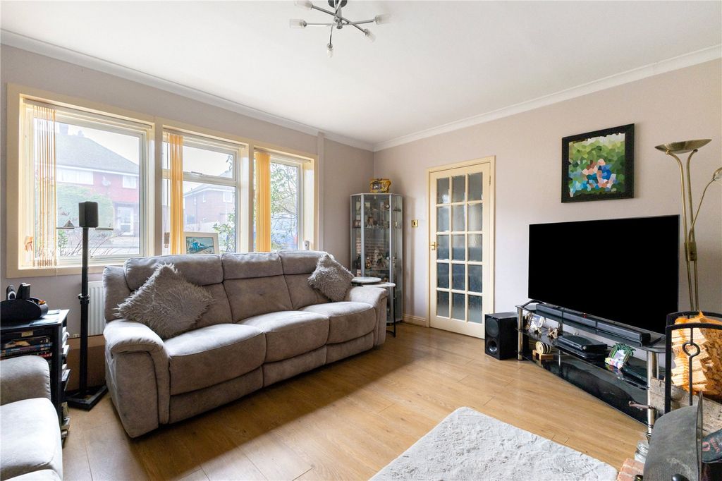 Property photo 3 of 15 Sitting Room