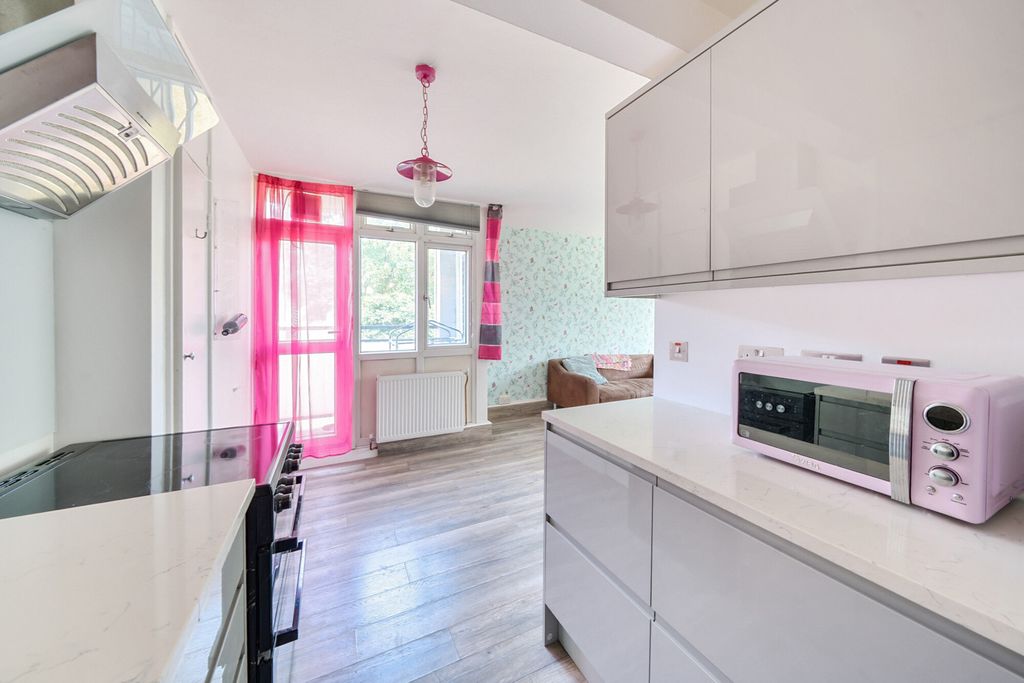 Property photo 1 of 18 1321003-10-6867cd...
