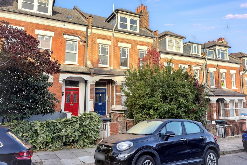Property photo 2 of 13 Flat D, 88 Hillfield Avenue, Hornsey, London, N8 7Dn