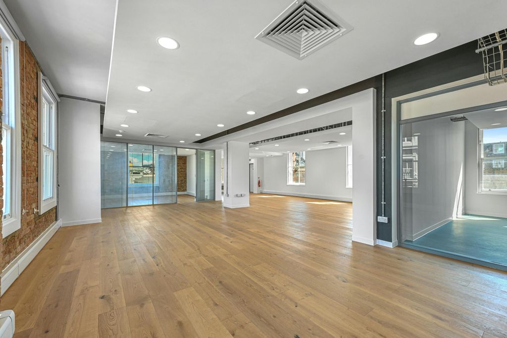 Property photo 1 of 16 23.Png