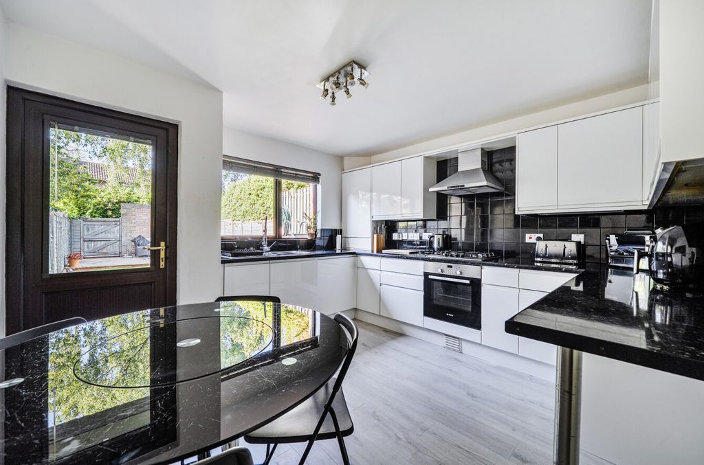 Property photo 2 of 22 1478288-11-6A358B...