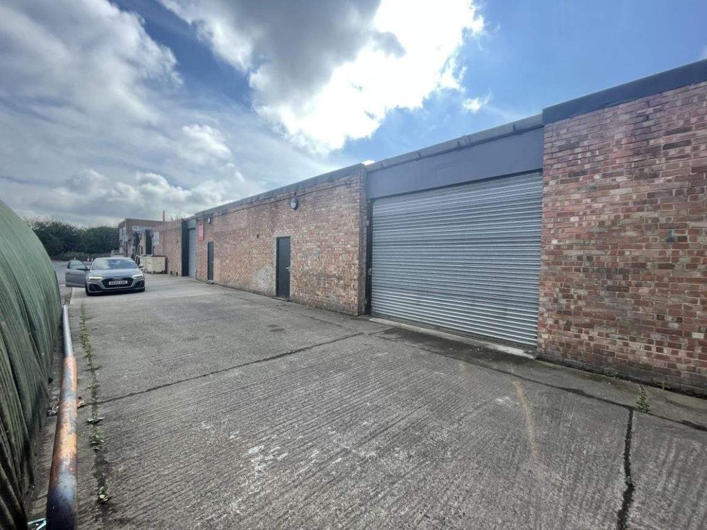 Property photo 3 of 4