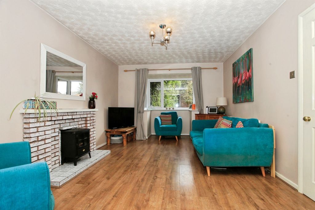 Property photo 2 of 16