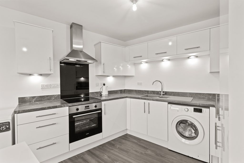 Property photo 2 of 23 4732855