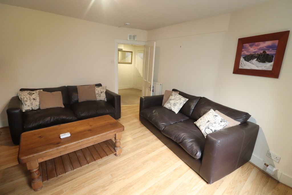 Property photo 2 of 11 Img_1546