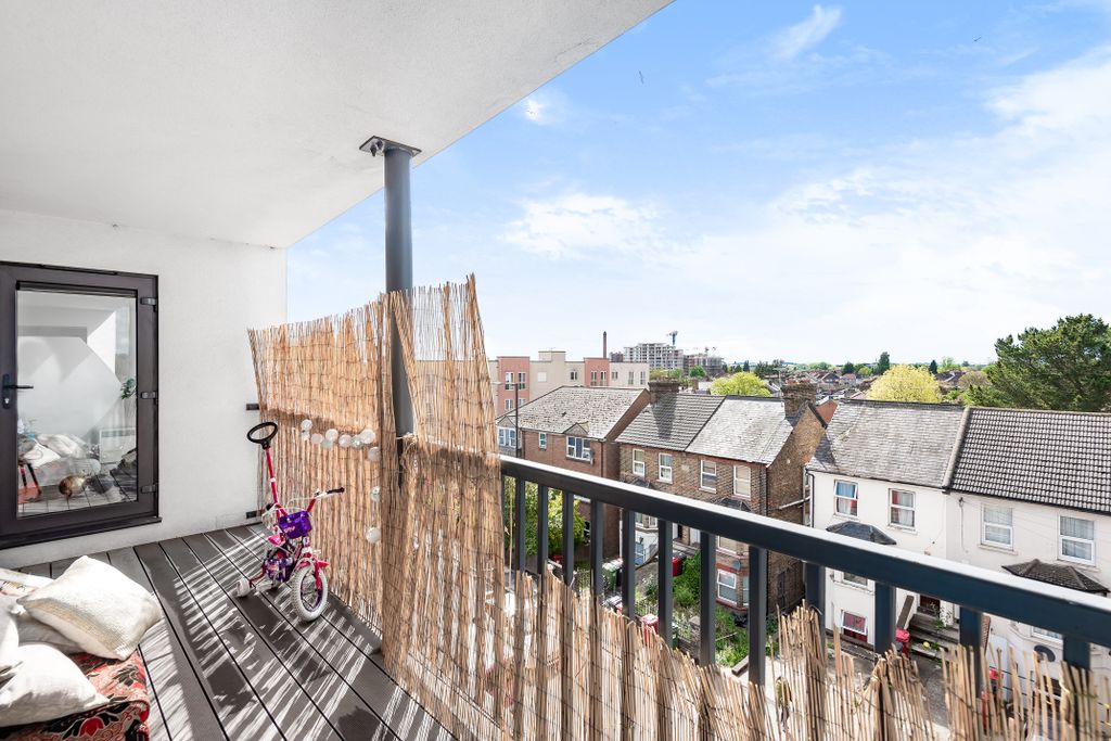 Property photo 1 of 9 725533 (9)