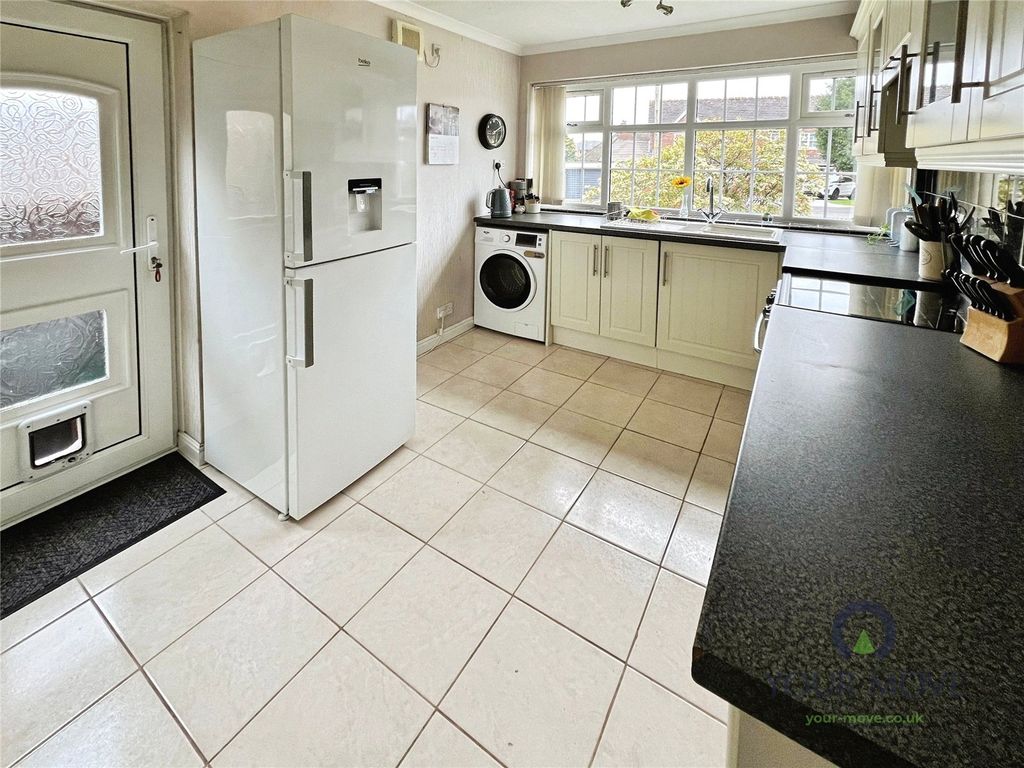 Property photo 2 of 20 Kitchen