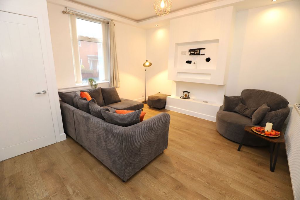 Property photo 2 of 21