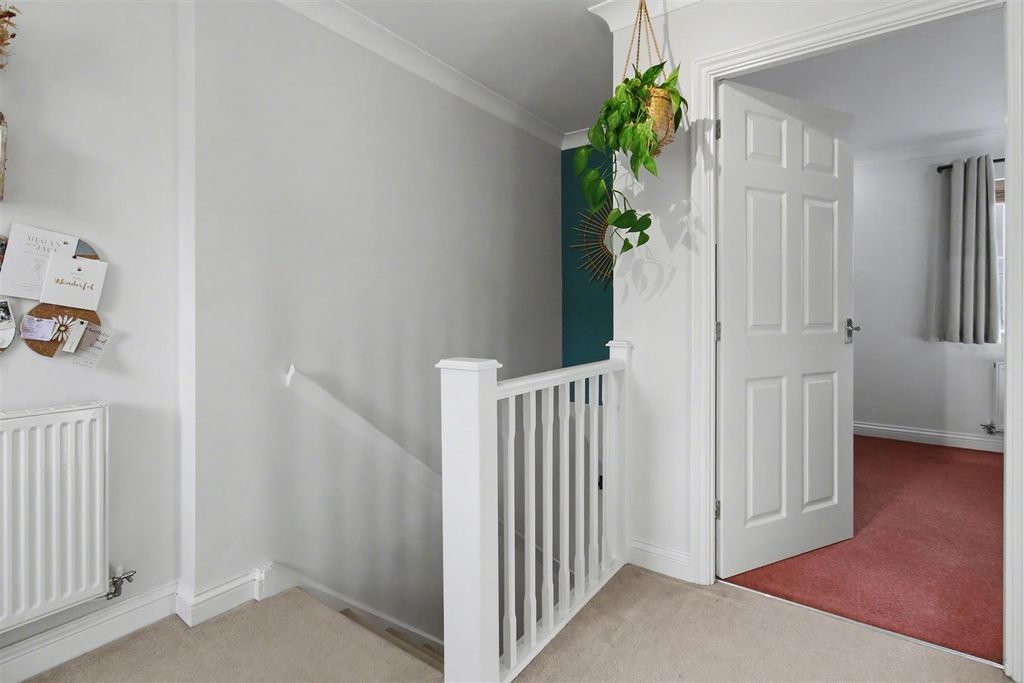 Property photo 3 of 18 Hallway