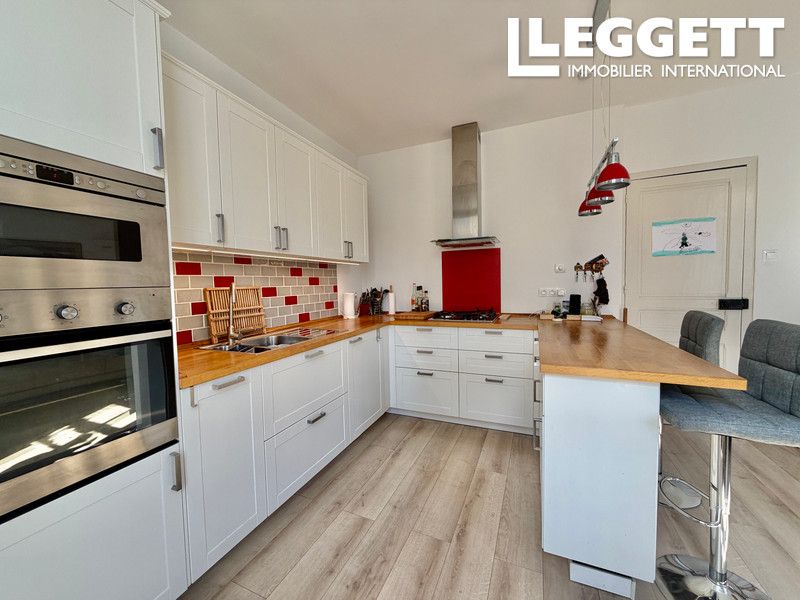 Property photo 3 of 10