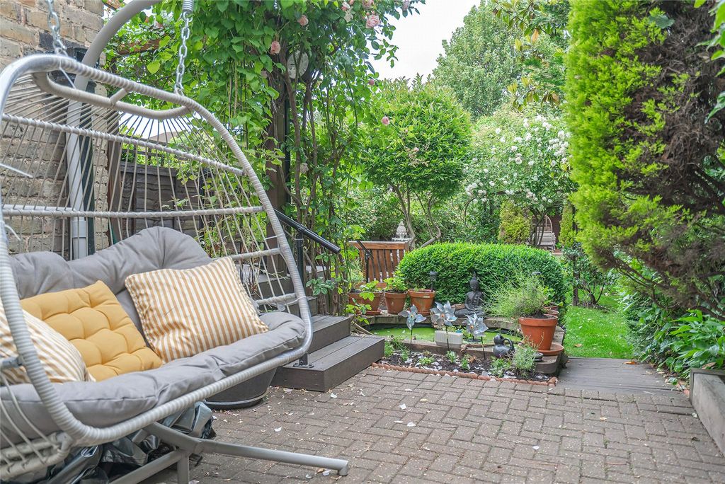 Property photo 2 of 26 Garden A