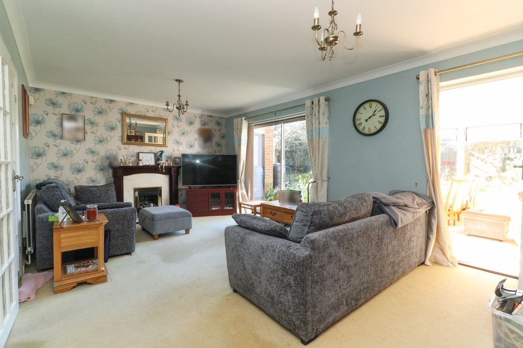 Property photo 2 of 12 Picture 2