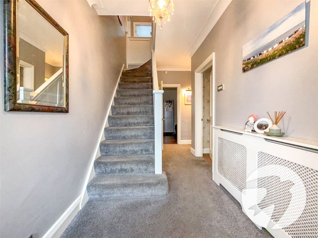 Property photo 2 of 27 Picture No. 39