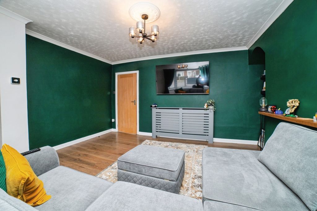 Property photo 2 of 15 Lounge