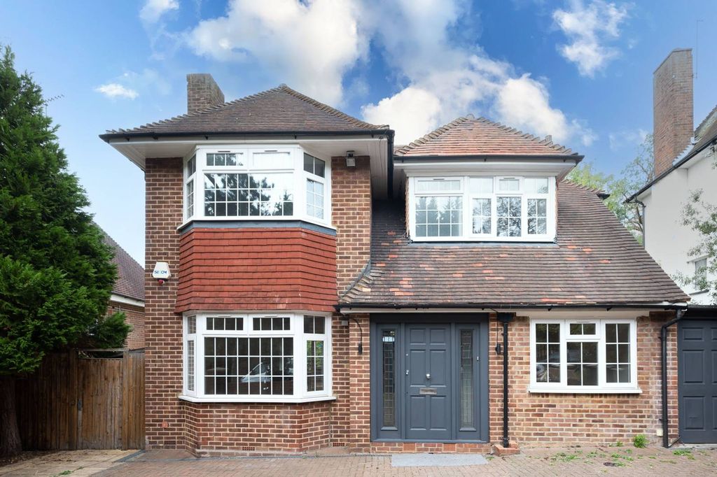 Property photo 2 of 13