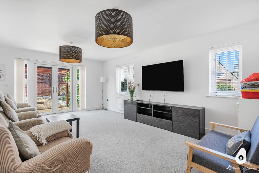 Property photo 2 of 47 4124297