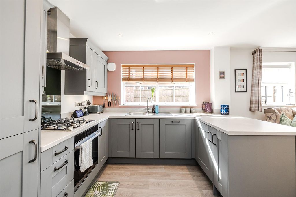 Property photo 3 of 32 E.Ki1.Jpg