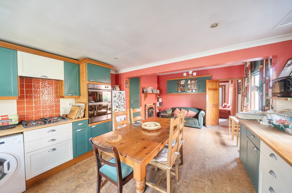 Property photo 3 of 27 1463449-16-6A0B53...