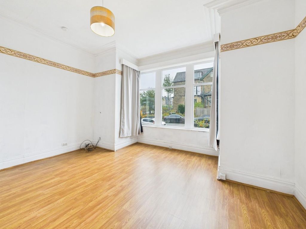 Property photo 2 of 5 Living Room