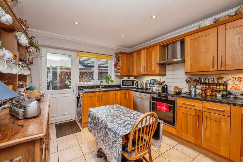 Property photo 2 of 32