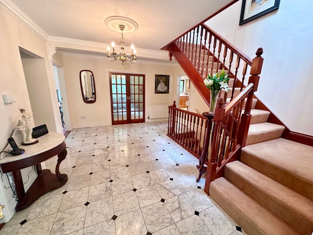 Property photo 1 of 40