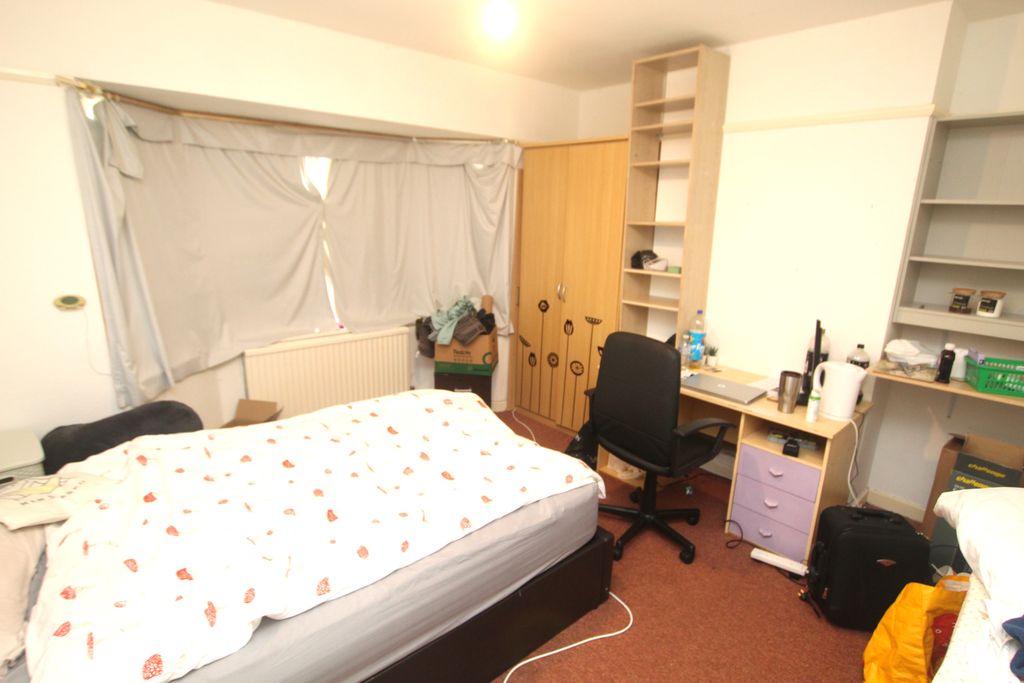 Property photo 3 of 8 Living Room