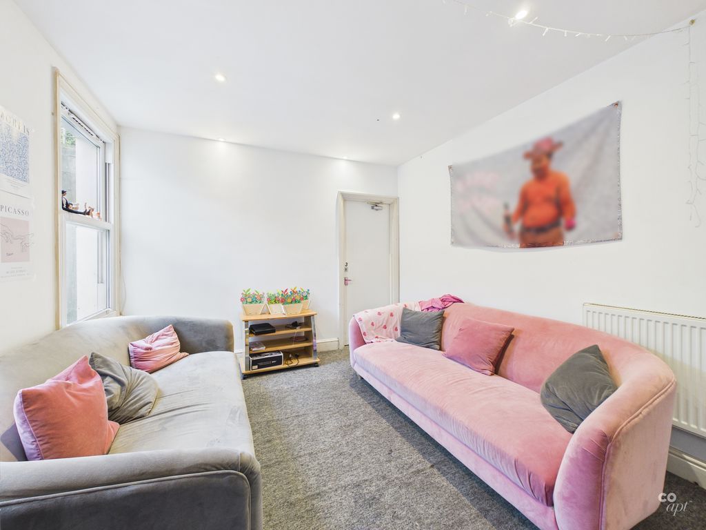 Property photo 1 of 13 Photo 13