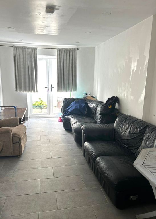 Property photo 2 of 4